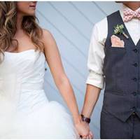 На весіллі з боку нареченої були тільки подруги, а щодо родичів вона сказала, що рідко з ними спілкується, та й в поганих відносинах. Одного разу Марина була у ванній, а на її телефон хтось старанно