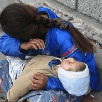 Чому дитина завжди спить на руках у жебраків. Ви ніколи не замислювалися? А я вам розкажу…