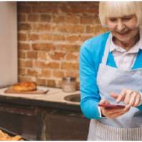 Я сину сказала, щоб на мою квартиру не розраховував, я її запишу на свого онука. Мій син зрадив дружині і вона пішла від нього. Привів до нас додому свою співробітницю, яке вже теж чекає дитину.