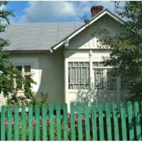 Три роки тому свекра не стало. Не минуло й тижня після цієї події, як свекруха скомандувала: – Збирайтеся і йдіть, я не хочу з вами жити. Але вона помилилася, бо виявилося, що свекор записав будинок