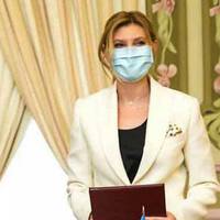 Журналіст: “А ПФФФФФФФФ… Ганьбище якесь! Олена Зеленська закликала взяти участь у благодійному продажі дитячих робіт…”