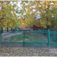 Коли не стало Яни, Юрко вирішив продати обійстя. Найбільше переконувала сусіда не робити цього, баба Стефанія. За короткий час подвір’я неможливо було впізнати.