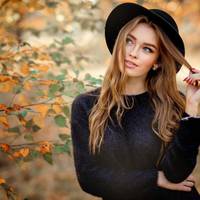 Ірина вирішила, що все – Ігор точно буде її. І крапка! Вона більше не могла спокійно дивитися, як він – такий красивий, розумний і перспективний, упадає за її подругою, яку вона, Ірина, подумки назива