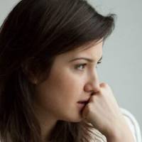 Мій чоловік ходить на роботу, заробляє чималі гроші. А я сиджу вдома з двома дітьми. Зазвичай мій ранок починається з того, що я готую сніданок та їжу з собою чоловікові.