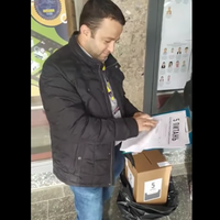 Проголосував 7 разів: у мережі показали правду про “опитування Зеленського”