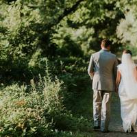 Почалося приготування до нашого весілля. Мій Микола з села, а я – з міста. Усім керувала моя мама. Якось ввечері дзвонить мені Микола і каже, що весілля не буде.