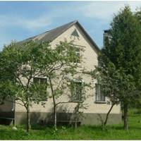 Мама вдруге вийшла заміж і відправила мене жити до бабусі, забувши про моє існування. А через багато років згадала про моє існування, бо тепер їй немає де жити.