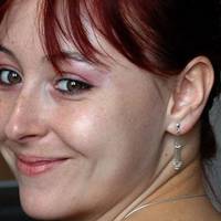 Якось знайома мені сказала, що мій чоловік часто ходить до жінки з сусідньої квартири. В той же вечір я його про це запитала, він сказав, що сусідка просила щось полагодити. Я й заспокоїлася.