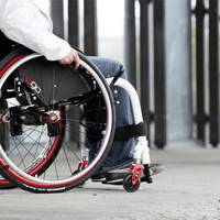 Того вечора Галя розповіла мамі про те, що незабаром у них з Арсеном буде дитятко. І сказала, що вони збираються одружитися. – Що? Ти з глузду з’їхала? – жінка накинулася на доньку. – Яка дитина.