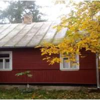 Тітка залишила мені у спадок половину свого будинку. З її чоловіком ми домовилися: я свою частину не продаю, він живе в усьому будинку, і на ньому всі комунальні платежі.