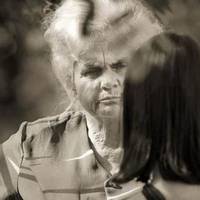 Я була дуже щасливою, коли донька виходила заміж, мені дуже сподобався зять. Але сваха сказала, що весілля робити, це марно витрачати гроші, тому вони ні копійки не дадуть.