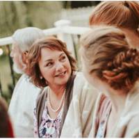 Мої батьки повернулися з заробітків з пристойною сумою. Розпорядилися грошима так – купили однокімнатну квартиру, переїхали жити туди, повністю здали свою трикімнатну квартиру і написали заповіт: