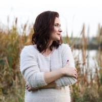 У 47 років Галина зустріла Миколу і так щиро покохала, що й подумати не могла, що таке щастя чекатиме на неї після того, як за кордон втік перший чоловік.