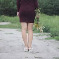 Поліна в шлюбі зі своїм чоловіком живе вже 18 років. Чоловік обожнює влаштовувати Поліні шикарні сюрпризи, запрошувати дружину на побачення, дарувати красиві та дорогі квіти і подарунки “просто так»