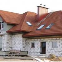 Свекри будують будинок і їм не вистачає грошей, щоб завершити будівництво. По допомогу вони звернулися до нас – хочуть, щоб ми продали свою квартиру і вклалися в будівництво.