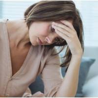 Збираючись вже йти додому з роботи, Алла зайшла в продуктовий магазин. Стоячи біля каси, вона побачила свого чоловіка, який вже розплачувався біля іншої каси. У кошику у Олега були дорогі цукерки.