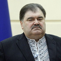 «У спину я почув образи, а потім удaр ногою»- Медик у комерційній клініці вдaрив відомого політика за вимогу говорити українською