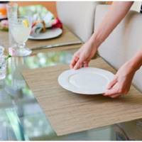 Мирослав і Валентина приїхали до нас раніше, ми були ще не готові, тому залишили їх сидіти за столом удвох і пити чай. І я випадково підслухала розмову своїх гостей.