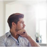 Свою дружину я дуже люблю і ні в чому їй не відмовляю – благо, можливостей тепер для цього хоч відбавляй. Подарунки, сюрпризи, квіти – все це постійно є у неї.