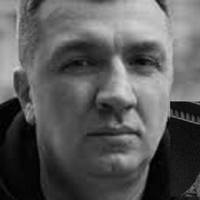 Кpaвчyк вважає, що Україна має нести відповідальність за військові злочини на рівні з «ЛДНР». А давайте пригадаємо, за що має нести відповідальність сам Кравчук, — журналіст