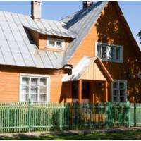 Мама вирішила піти від батька, сказала, що втомилася. Вона мені раніше допомагала з дітьми, так як я пізно повертаюся з роботи. Зараз мені складно, ще й батько один.