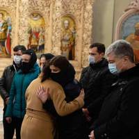 Сьогодні! Марина в сльозах, попрощалися із нею. Порошенко не стримався, коронавірус не пощадив