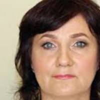 Якось я зустріла свою однокласницю, ми вже дорослі жінки, 20 років не бачилися. Вона виглядала молодшою за мене.