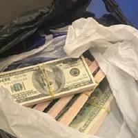 Київські прокурори під час зберігання замінили арештовані гроші на фальшиві (ВІДЕО)