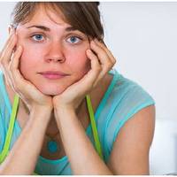 Мама сама зробила свій вибір, коли йшла від батька. З своїм новим чоловіком вони жили дуже скромно, народили ще двох дітей. А тепер мама хоче, щоб я своєю квартирою, яку залишила мені бабуся, поділил