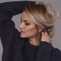 Тамара з чоловіком прожила 15 років. А потім стала помічати, що як тільки Степан приходить з роботи, то лише про свою колегу й говорить: “Оксана те. Оксана це. Оксаночка. Оксанка”.