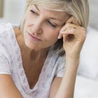 Чоловік мій знайшов собі іншу панянку, а мене з сином покинув. Я ніколи його не шукала. Син мій виріс і одружився, як я полюбила свою невісточку, вона рідною донечкою стала мені.