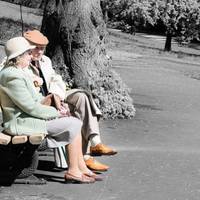 Я і чоловік поспішали купити квартиру доньці ще до заміжжя, бо знали, що наш майбутній зять дуже бідна людина. Після весілля, донька привела зятя в ту квартиру на все готове.