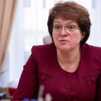 «Вакансій у нас повно – санітари, різноробочі, сторожі…» Заступниця Степанова порадила підприємцям і бізнесменам влаштуватись на роботу в лікарню. ВІДЕО