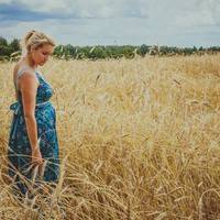 Коли Володимир влаштувався на роботу, на нього всі жінки заглядалися, усі бігали за ним. Симпатичний, високий, розумний. Ми усі знали, що у нього була дівчина, хоча він неохоче про це розповів.