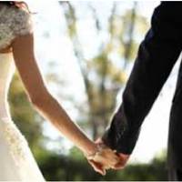 Батьки спочатку були проти мого одруження з 45-річним чоловіком, який на той час вже мав онуків. Адже мені всього 28, але потім зрозуміли мене і перестали чинити опір.