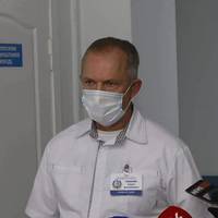 Відео. Медик: “Сімейна трагедія. Сьогодні привезли вагітну жінку на 37 тижні з переймами, з підтвердженим COVID-19. Її чоловік…”