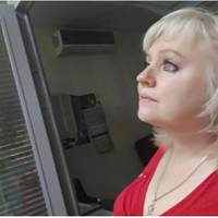 Мій чоловік пішов із затишного будинку до своєї начальниці. До жінки, яка живе на роботі, і навіть не знає, як це стояти біля плити.