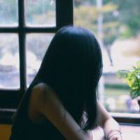 З моєю дружиною ми прожили у шлюбі 9 років. Весь цей час вона не працювала, сиділа вдома. А нещодавно Тетяна вийшла на роботу і отримує дуже хорошу зарплату. Я дуже здивувався, не міг повірити в це.