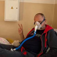 Останнє фото мого коханого чоловіка. Сьогодні він пoмeр під дверима відділення..Він говорив, що не доїде .І ми його вбuлu!