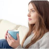 Свекруха чомусь вирішила, що це її квартира і приходила до нас щодня. Бувало, що вона навіть залишалася у нас на ніч – сама стелила собі в іншій кімнаті і лягала спати, не питаючи дозволу.