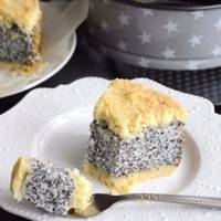 Подруга привезла з Німеччини рецепт шалено смачного пирога! Трішечки тіста і море ніжної маково-сирної начинки!