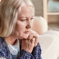 А вже як донька вийшла заміж, то відразу нам сказала, щоб ми ввечері до неї не телефонували, бо вони приходять з роботи і відпочивають з чоловіком. Я думала, що то її бажання.