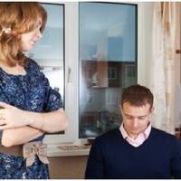 – Тобі твої батьки нічого не дали, то з чого ти взяла, що мої батьки нам щось винні. Вони самі заробили на свою нерухомість, то і розпоряджатися нею можуть, як захочуть.