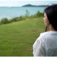 Мама з’явилася в моєму житті, коли я вже почала працювати. До того вона не знала мене, я виховувалася у бабусі. В один з приїздів мама скинула мені номер своєї карточки і тепер чекала від мене регуля