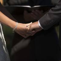 8 років я живу з Миколою. Його перша дружина молода, красива, хороша домогосподарка, але не склалося, розлучилися вони. Свекруха мене часто називала її ім’ям.