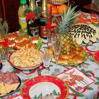 31 грудня чоловік сказав, що працюватиме цілодобово. В якій це компанії фінансиста можуть залишити працювати в новорічну ніч? Так ми і просиділи з синочком удвох.