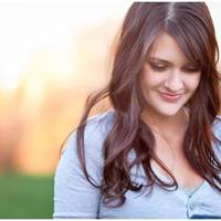 Кілька днів тому я поверталася пізно ввечері з роботи. Проходячи повз якийсь будинок, я помітила чоловіка своєї подруги Насті. Він йшов, тримаючи за руку маленького хлопчика, років двох-трьох.