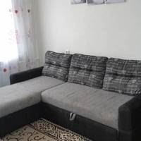 Нещодавно я поїхала до дітей в гості, вони в моїй квартирі живуть. Син на роботі, а невістка в телефоні сидить, прямо з рук його не випускає.