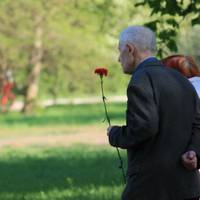 Чоловікові моєму 63, а мені 57 років. Якось до мене прийшов син. Він просив, щоб ми написали заповіт. Щоб вказали в ньому, що квартира належатиме йому з сестрою у рівних частинах, адже коли нас не ст