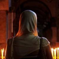 Вона таки зберегла дитину. А потім про це шкодувала. Чоловік узагалі перестав звертати на неї увагу. Вечорами поспішав до своїх «лялечок». Гримав на Оксану.